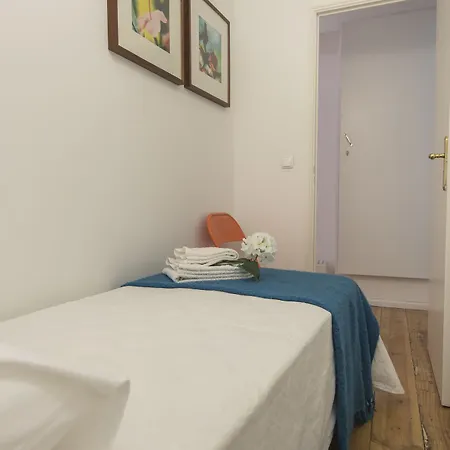 Apartment Universal *
