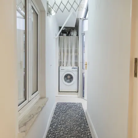 Apartment Universal