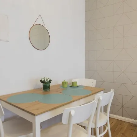 Universal Apartment